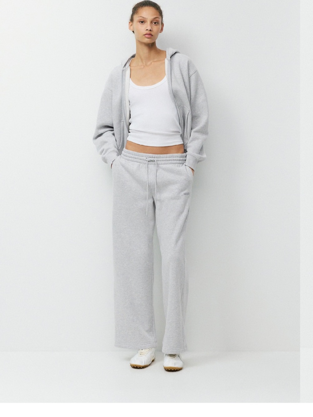 Aritzia Cozy Sweatfleece Boyfriend Wide
Sweatpant